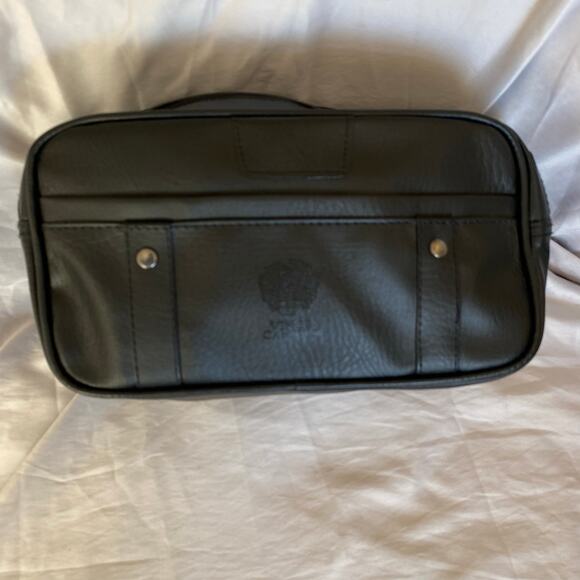 Vince Camuto Black Toiletry Make Up Bag NWOT‎ Vacation Travel Gift - Picture 1 of 9